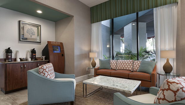 Coin salon dans le hall