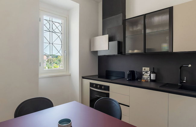 JOIVY Exclusive 2-Bedroom Villa with Private Garden - 5 minutes from the Colosseum - Photo 65
