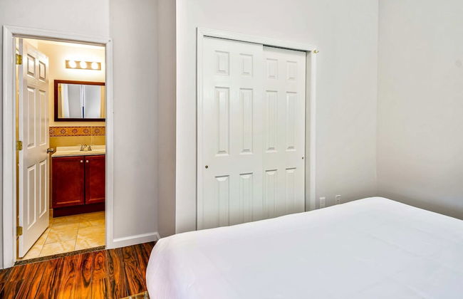 Retreat in a Stylish 2BD Apartment in the Heart of the City - Foto 1