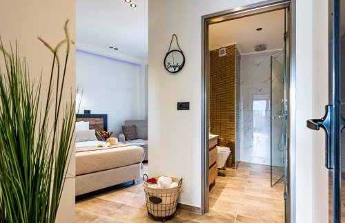 Moon Boutique Hotel - Ultra Luxury Suites with Pool, Perfect for Fun and Relaxation By Villa Mana Gers - Photo 16