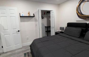 Queens Cozy Condo Near Downtown Airport - Photo 20