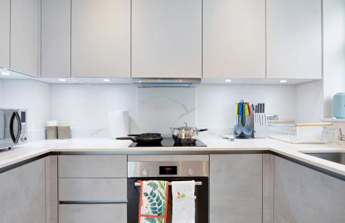 Spacious, 3 bedroom, 2 bathroom, Surbiton - Foto 8