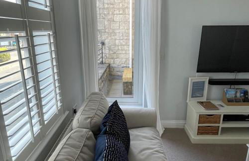 Swanage Bay Coastal Apartment - Photo 22