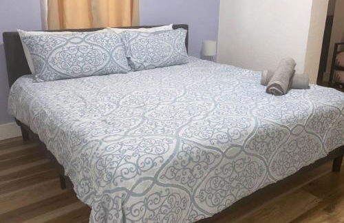 Heart of Miami sleeps 10 near Little Havana Beaches - Foto 10