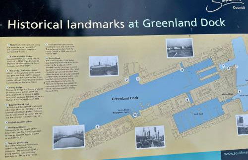 Riverside 1BR with Easy Transport 20min to City Centre - Photo 38