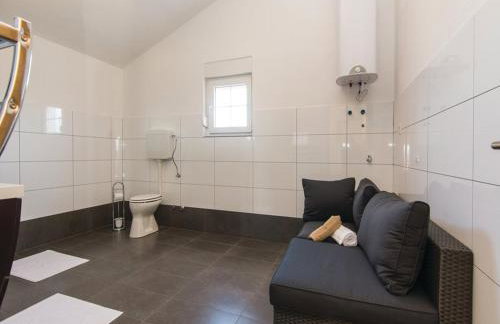 Villa Laura with pool, Budak, Zadar county - Photo 19