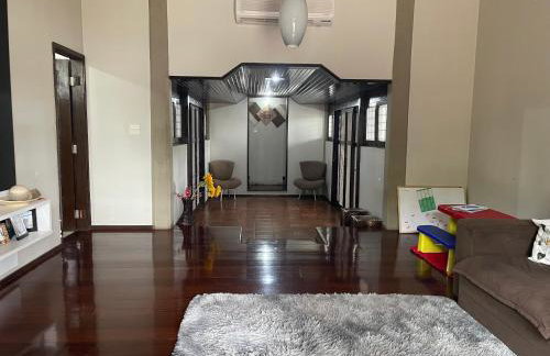 Casa Elegante de Alto Padrão - Photo 1