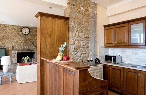 Kosta's House - Photo 10