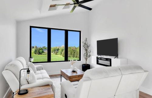 Entire Home with Local Restaurants and Lodges - Foto 11