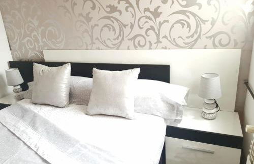 Piso amplio de 3 habitaciones, calefacción, ascensor y parking - Foto 17