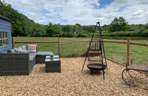 Shepherds Hut with Scandinavian Hot Tub and hydromassager - Foto 18