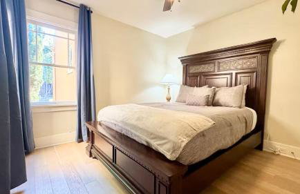 Iconic 2BR Bungalow, Short Walk to SJSU, with Parking - Foto 18