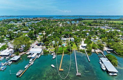 Crooked Coconut: Resort Pool & Spa, Dock - Foto 55