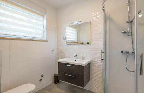 Charmante Villa mit privatem Pool, Klima, Sonnenliegen, Terrasse und Grill - Foto 48