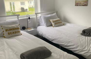 37 Gower holiday village Ty Seren Cosy 2 bedroom chalet with a seasonal indoor pool - Foto 12