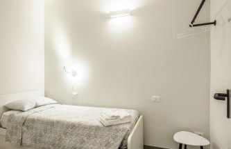 College Suites - Photo 32