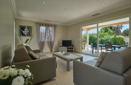 Superbe Villa récente, climatisée, piscine, 10 mn des plages et zones commerciales - Foto 3