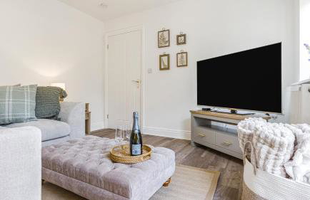 Brand New Luxury Cottage - Garden - Private Parking - Netflix - Coffee Station - Work Desk - Foto 12