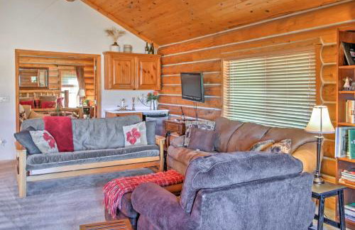 Rustic Cabin with Decks, Alpine Views and Pool Table! - Foto 6