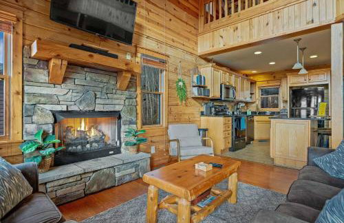 4BR Cabin with Ski Resort, Mtn Views & Hot Tub - Foto 26