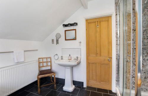 Minster House - Group Hot Tub - Photo 42