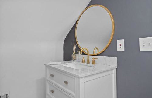 Luxury 5BR Cincinnati, Sleeps 12, Crib, Home Gym, Fenced Backyard - Foto 14