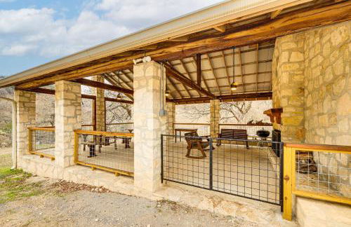 Fire Pit, Views Peaceful Texas Hill Country Cabin - Foto 22