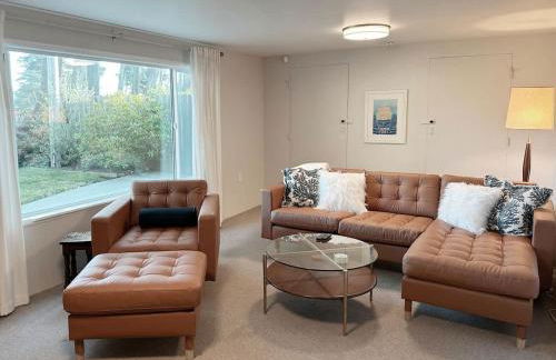 Mid-Century Modern Home in Daly City - Photo 17