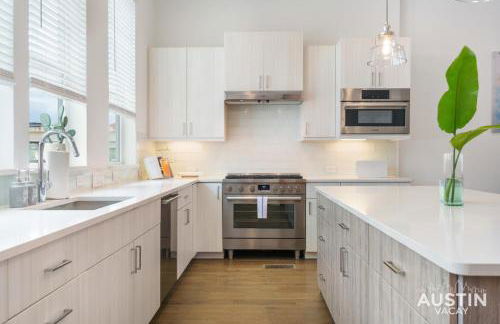 Urban Oasis 1 Mile from UT plus Garage and Rooftop - Foto 17