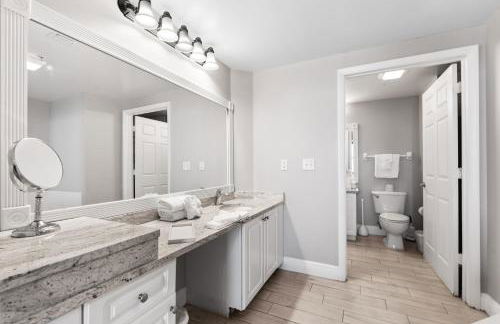 Seventh Floor Serenity, Updated 3BR with OceanFront Private Balcony at The Wyndham Ocean Walk Resort - Foto 30