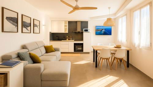 MobyDick, central, Walk to the Beach, Private Parking - Foto 3