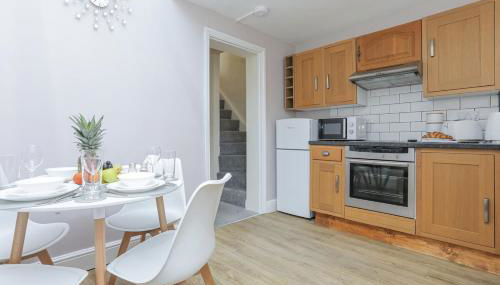 Big PROMO! Central Canterbury City Escape 2BR 2BA House, en-suite, Couples Retreat, Perfect For Families, Students, Relocators FREE Parking Fast WiFi - Foto 5