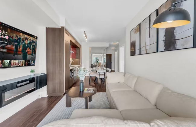 Lanterra Downtown Cn Tower - Photo 67