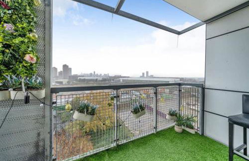 Comfy Stylish Unit Near Canary Wharf l Top Floor Ideal for Business and Leisure Privacy l No Minimum Stay I - Photo 13