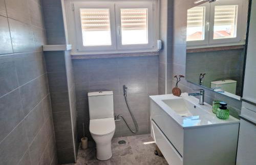 Riverfront 2 Bedrooms with Balcony - Foto 34