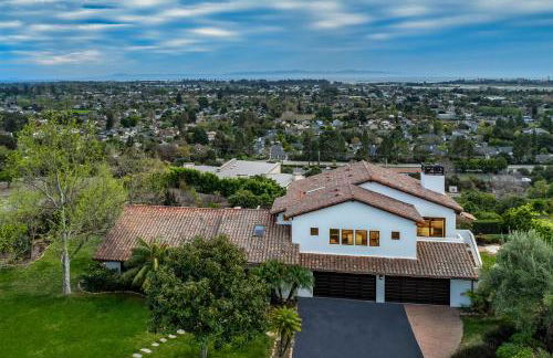 Luxury Home Atop the Hills - Foto 36