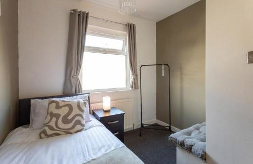 Brand New 5 Bed Home With Snooker Table, Wolverhampton - Foto 6