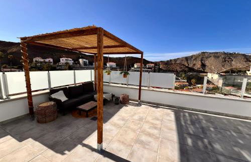 Luxury Boho Villa with Heated Pool, Rooftop and Panoramic Sea View in Amadores - Foto 2