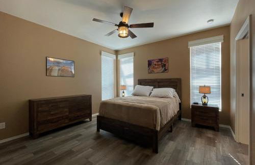 The Grand Getaway at Williams - Family Friendly for up to 8 & Walking Distance to the GC Railway - Photo 9