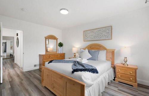 Stunning 2 Bedroom 1 Bath Home near BART - Photo 4