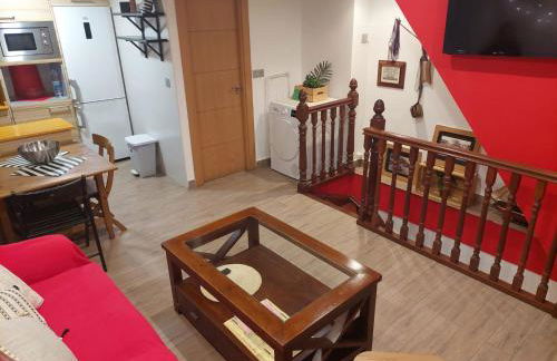 Duplex con encanto en casco viejo junto al puerto - Foto 1