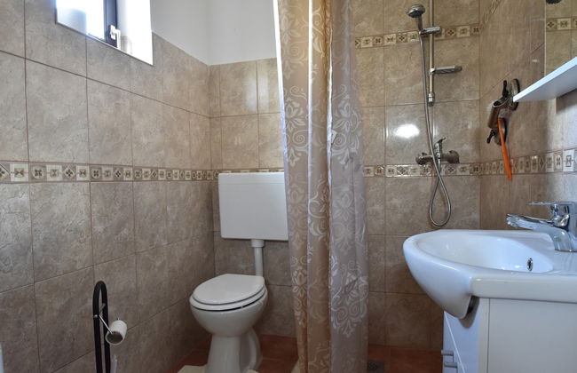 This Pleasant Holiday Home is an Ideal Starting Point to Explore Dalmatia - Foto 14