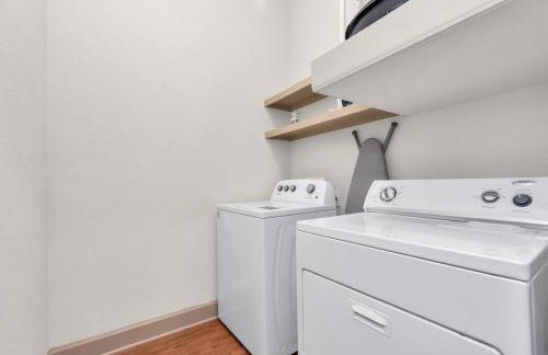 Stylish Open Concept Apt with King Bed, walking distance from NRG Texans Stadium, 1 mile to Med Center, Free Parking - Foto 22