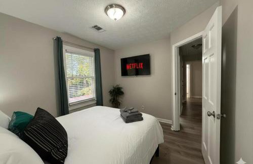 King Bed! Soaking tub! Fenced Yard w Screen Patio - Foto 38