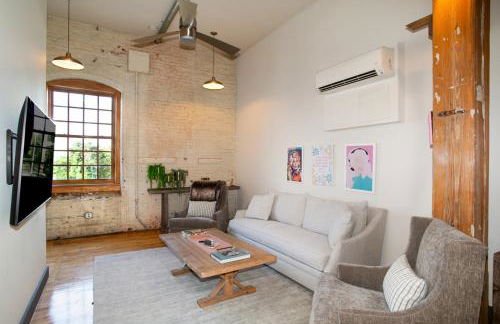 Dollys Downtown Loft Knoxville - Photo 19