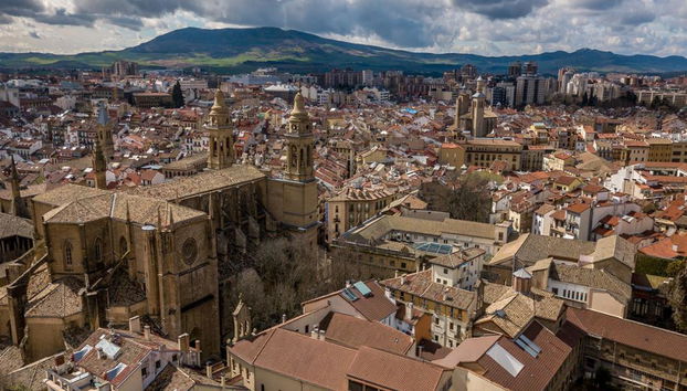 Private Tour: Car Disposal and Driver to Discover Pamplona from Bilbao - Foto 2