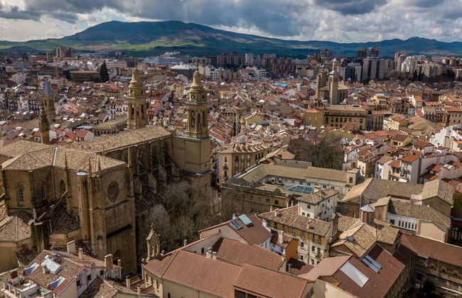 Private Tour: Car Disposal and Driver to Discover Pamplona from Bilbao - Foto 2