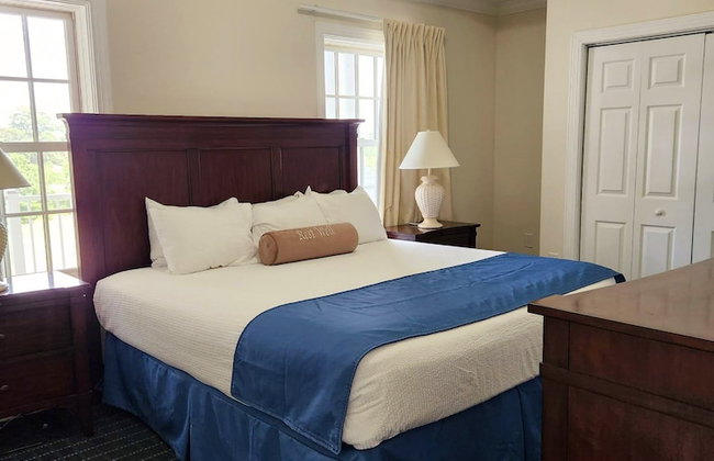 Waterside Resort - Photo 4