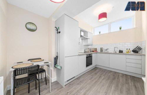 2 Bed Flat With Parking Sleeps 4 in Fife - Foto 8