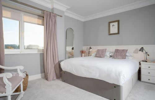 Brand New - Contemporary - 2 Bedroom - 2 Bathroom - Spacious Apartment - Lake Views - Foto 19